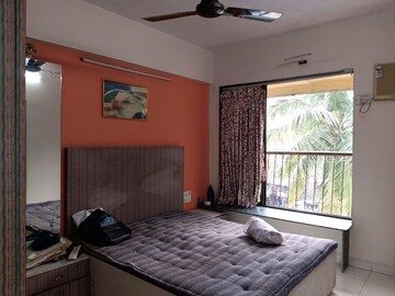 Bedroom in 2 BHK Apartment at Borivali West – for Rent