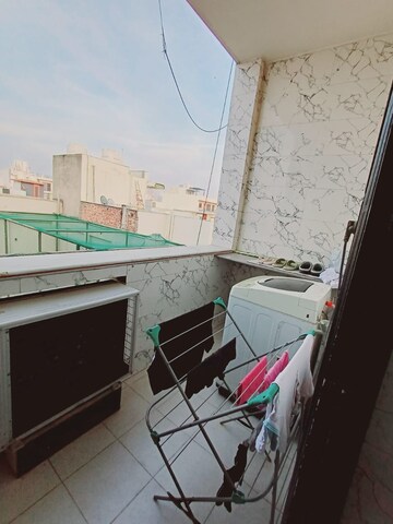 Team Area in 1 RK Apartment at Sector 40 – for Rent