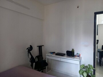 Master Bedroom in 2 BHK Apartment at Lodha Amara, Kolshet Road – for Rent