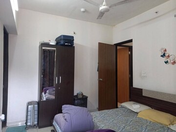 Bedroom in 2 BHK Apartment at Lodha Amara, Kolshet Road – for Rent