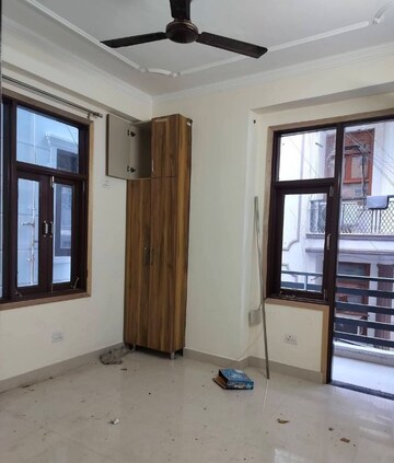 Room in 1 BHK Builder Floor at Saket – for Rent