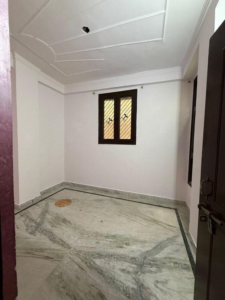 Room, vinayak-apartments-vasundhara 5 Bedroom 2500 Sq.Ft. Independent House In Vasundhara Sector 9 Ghaziabad 8202213