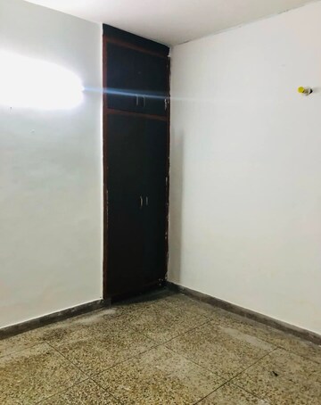 Room in 1 BHK Builder Floor at Saket – for Rent