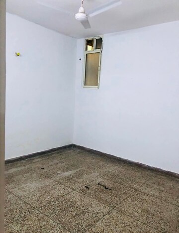 Room in 1 BHK Builder Floor at Saket – for Rent