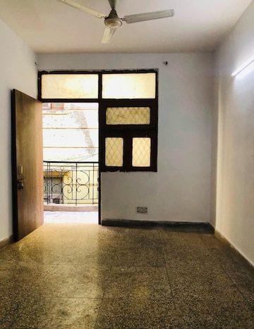Room in 1 BHK Builder Floor at Saket – for Rent
