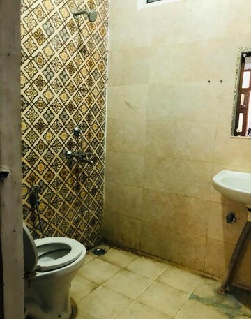 Bathroom in 1 BHK Builder Floor at Saket – for Rent