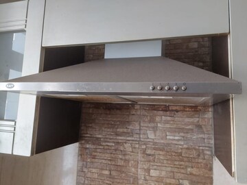 Furnished Amenities in 2.5 BHK Apartment at Prateek Wisteria, Sector 77 – for Rent
