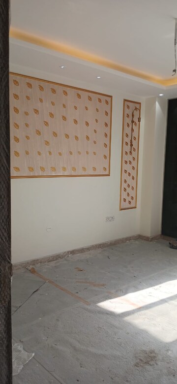 Room in 3 BHK Builder Floor at Sector 15 ii – for Sale