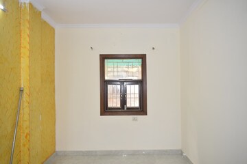 Room in 3 BHK Builder Floor at Mahavir Enclave 1 – for Sale
