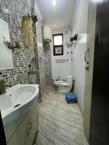 Bathroom in 1 BHK Builder Floor at Mahavir Enclave 1 – for Sale