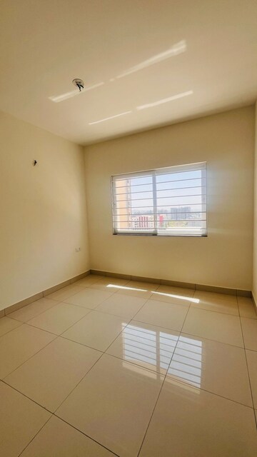Room in 3 BHK Apartment at Provident Park Square, Kanakapura Road – for Sale