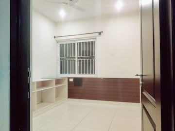 Room in 4 BHK Apartment at Bollineni Astra, Kogilu – for Rent