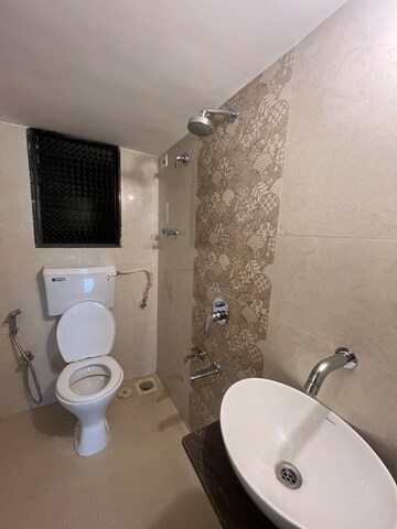 Furnished Amenities in 3 BHK Apartment at Kandivali East – for Sale