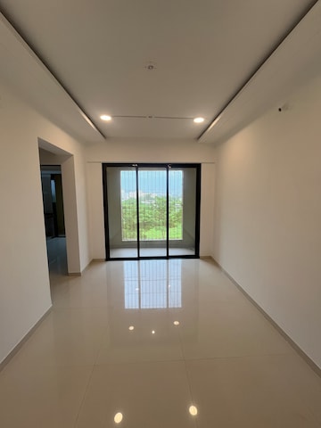 Room in 3 BHK Apartment at Kandivali East – for Sale