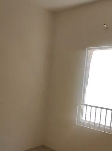 Room in 3.5 BHK Apartment at L&T Raintree Boulevard, Hebbal – for Rent