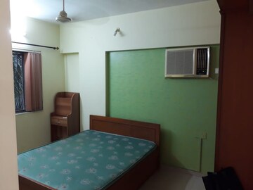 Bedroom in 2 BHK Apartment at Acme Complex 2A, Goregaon West – for Rent