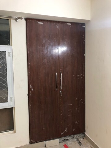 Furnished Amenities in 2 BHK Apartment at VVIP Homes Meridian Tower, Sector 4, Greater Noida – for Rent