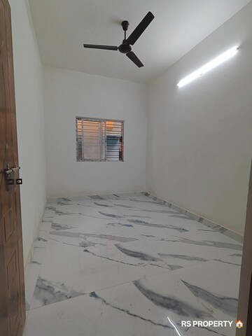 Room in 1.5 BHK Apartment at Rumpa Rudra II, Keshtopur – for Rent