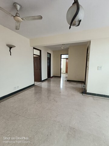 Room in 2 BHK Apartment at Maple Heights, Sector 43 – for Rent