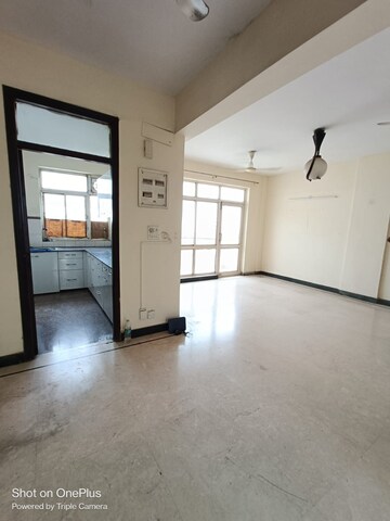 Room in 2 BHK Apartment at Maple Heights, Sector 43 – for Rent