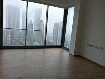 Room in 4 BHK Apartment at Rustomjee Crown, Prabhadevi – for Rent