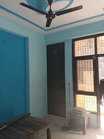Room in 1 BHK Builder Floor at Shalimar Apartments Shalimar Garden, Shalimar Garden – for Sale