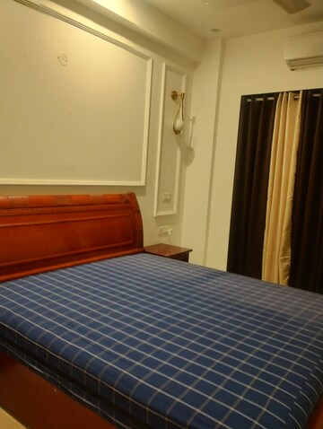 Balcony in 2 BHK Builder Floor at Sector 43 – for Rent
