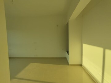 Furnished Amenities in 2 BHK Apartment at Kalpataru Immensa, Kolshet Road – for Sale