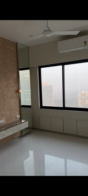 Room in 2 BHK Apartment at Ashford Casa Grande, Lower Parel – for Rent