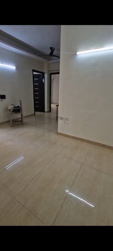 Room in 3.5 BHK Apartment at Aims Golf City, Sector 75 – for Rent