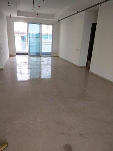 Room in 3 BHK Apartment at K Raheja Vivarea, Mahalaxmi – for Rent