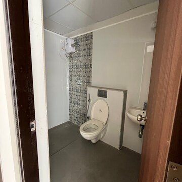 Bathroom in 3 BHK Apartment at Lodha Palava Aurora B and C, Katai Village – for Rent