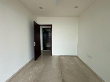Room in 3 BHK Apartment at Lokhandwala Minerva Mahalaxmi, Mahalaxmi – for Rent