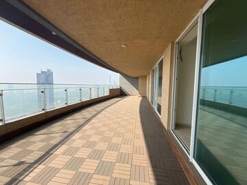Balcony in 3 BHK Apartment at Lokhandwala Minerva Mahalaxmi, Mahalaxmi – for Rent