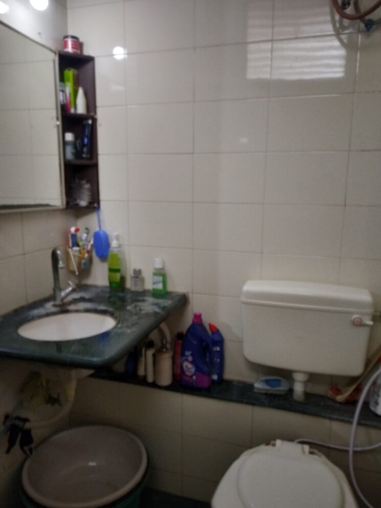 Bathroom, chandkheda 3 Bedroom 100 Sq.Yd. Independent House In Chandkheda Ahmedabad 8203003