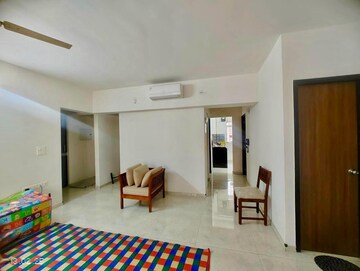 Bedroom in 3 BHK Apartment at Lodha Amara, Kolshet Road – for Sale