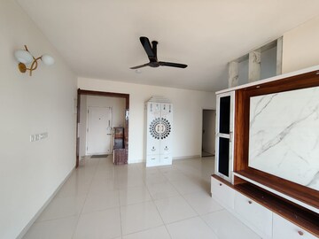 Room in 2.5 BHK Apartment at Salarpuria Sattva Exotic, Kogilu – for Rent