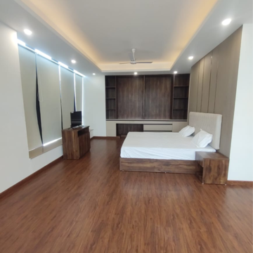 Room in 4 BHK Apartment at Mahagun Mezzaria, Sector 78 – for Sale