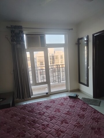 Furnished Amenities in 3 BHK Apartment at Omaxe R2, Gomti Nagar – for Rent