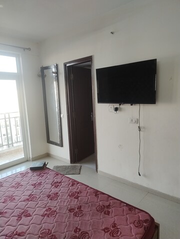 Furnished Amenities in 3 BHK Apartment at Omaxe R2, Gomti Nagar – for Rent