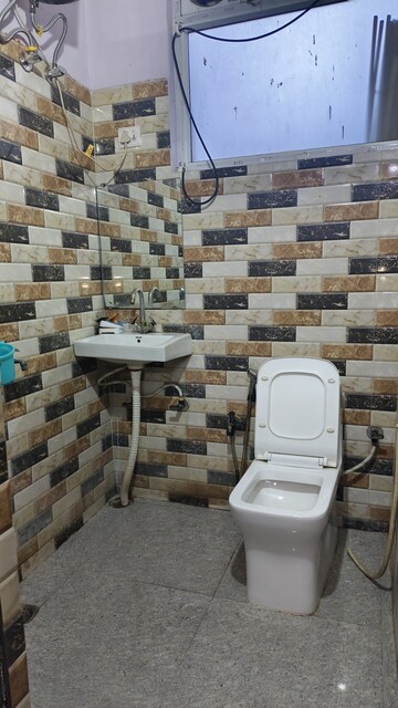 Bathroom in  Pg at Sector 16 – for Rent