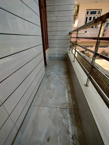 Balcony in 1 BHK Builder Floor at Mohan Garden – for Sale