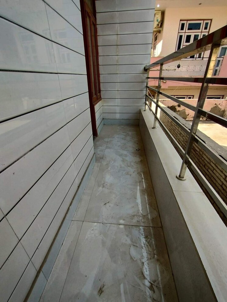 Balcony, mohan garden 1 Bedroom 400 Sq.Ft. Builder Floor In Mohan Garden Delhi 8203172
