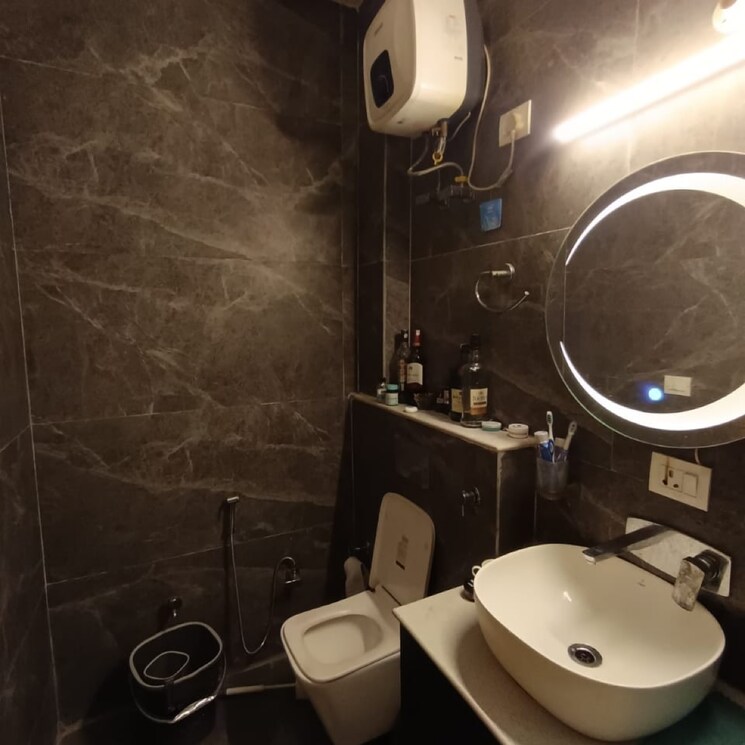 Bathroom, sector 72 4 Bedroom 112 Sq.Mt. Independent House In Sector 72 Noida 8203174