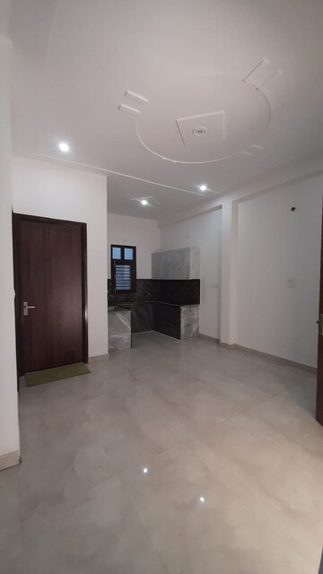 Room in 2 BHK Apartment at Nirala Aspire, Sector 16 Greater Noida – for Rent