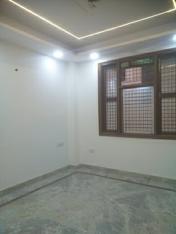 Master Bedroom in 3 BHK Builder Floor at Old Rajinder Nagar – for Rent