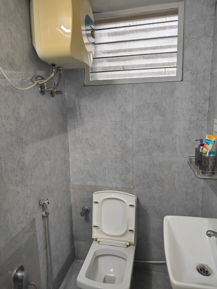 Bathroom, aa-residency-vasanth-nagar 3 Bedroom 1800 Sq.Ft. Apartment In Vasanth Nagar Bangalore 8203239