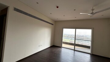 Room in 5 BHK Apartment at Amar Landmark, Baner – for Rent