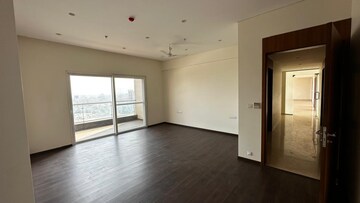 Room in 5 BHK Apartment at Amar Landmark, Baner – for Rent