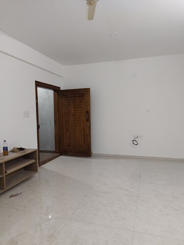 Room in 2 BHK Apartment at Halasuru – for Rent